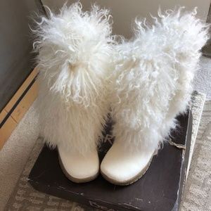 Bear Paw Boots Size 5. Warm Boots Ready for Winter